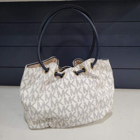 Michael Michael Kors Coated Canvas Bucket Bag Logo Printed Gold Hardware - Picture 2 of 9